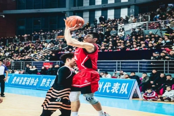 佩德里伤愈复出后巴萨中场怎么排 弗里克的三套方案与轮换考量